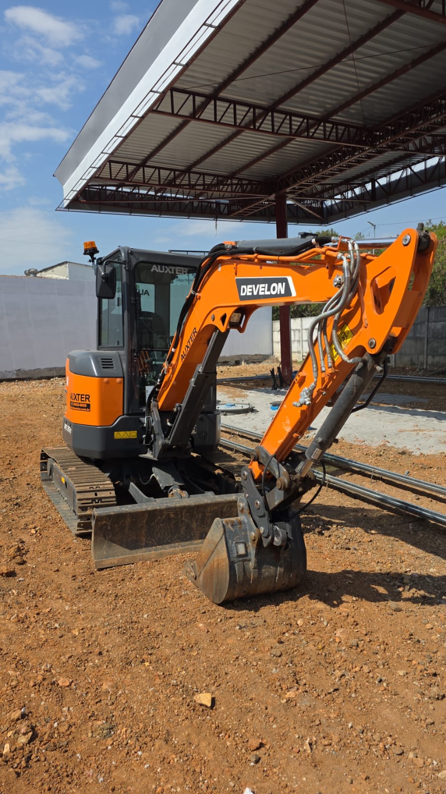 Mini escavadeira DEVELON DX35Z pronta para obra